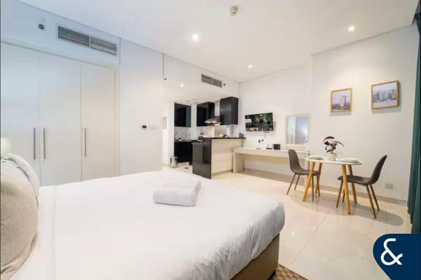 Studio | Canal View | Balcony | Furnished